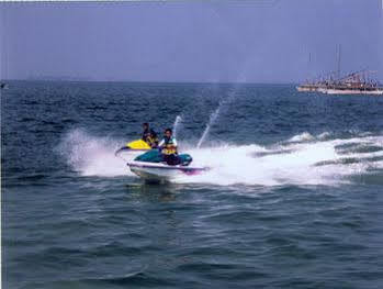Pulau Ayer Resort And Cottages Jakarta Exterior photo